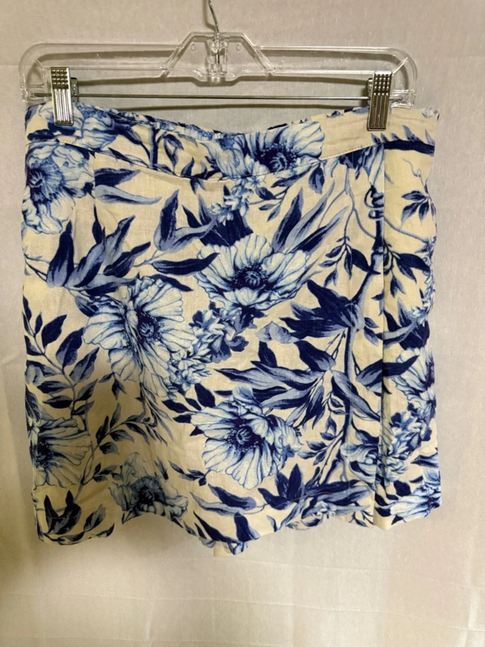 Ellen Tracy Blue Floral Linen-Blend Mini Skort Summertime Beach Vacation - Picture 2 of 9